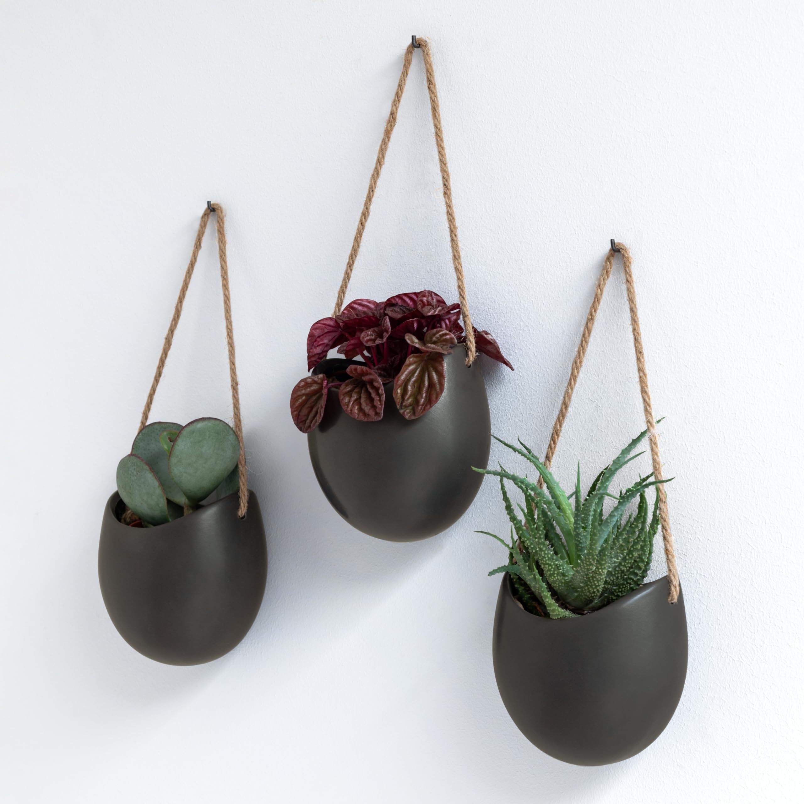 Kazai.® | Porcelain Wall Vases | 3 Piece Set | Including Wooden Hooks | Matte White